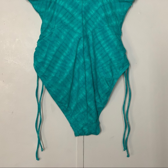 Robin Piccone's Sahara Sahara Over The Shoulder One Piece Swimsuit - Picture 8 of 11